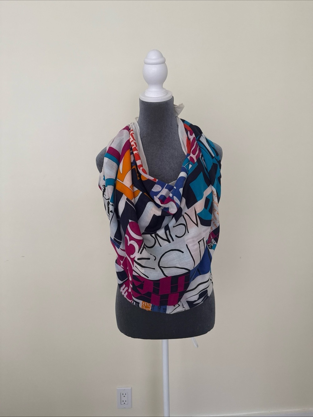 AUTHENTIC FENDI Vintage 2000s multicolor ABSTRACT ART scarf/sarong voile shawl - Picture 4 of 14